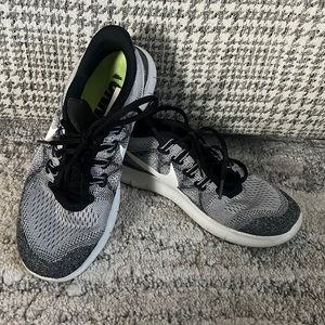 Nike Free tennis shoes- size 8
